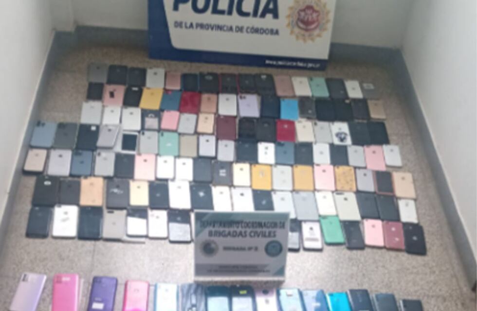 Lo allanaron y tenía más de 180 dispositivos electrónicos robados en boliches y recitales de Córdoba
