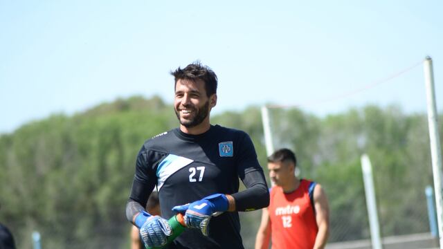 Adrián "Chupa" Peralta, arquero de Estudiantes de Río Cuarto. Con toda la fe en el ascenso (Prensa Estudiantes Río Cuarto).
