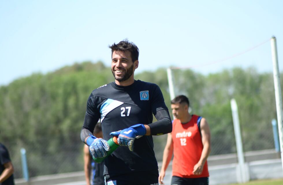 El Chupa Peralta, arquero de Estudiantes (RC): los candidatos al ascenso y qué dijo de un posible cruce con Instituto