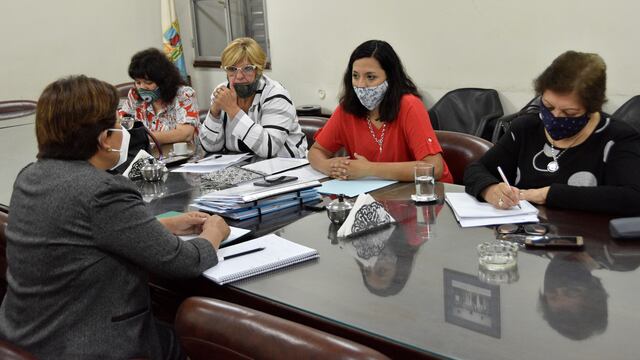 Legisladoras integrantes de la Comisión de Igualdad de Género en diálogo con la jueza Mónica Cruz Martínez acerca del funcionamiento del Juzgado a su cargo.