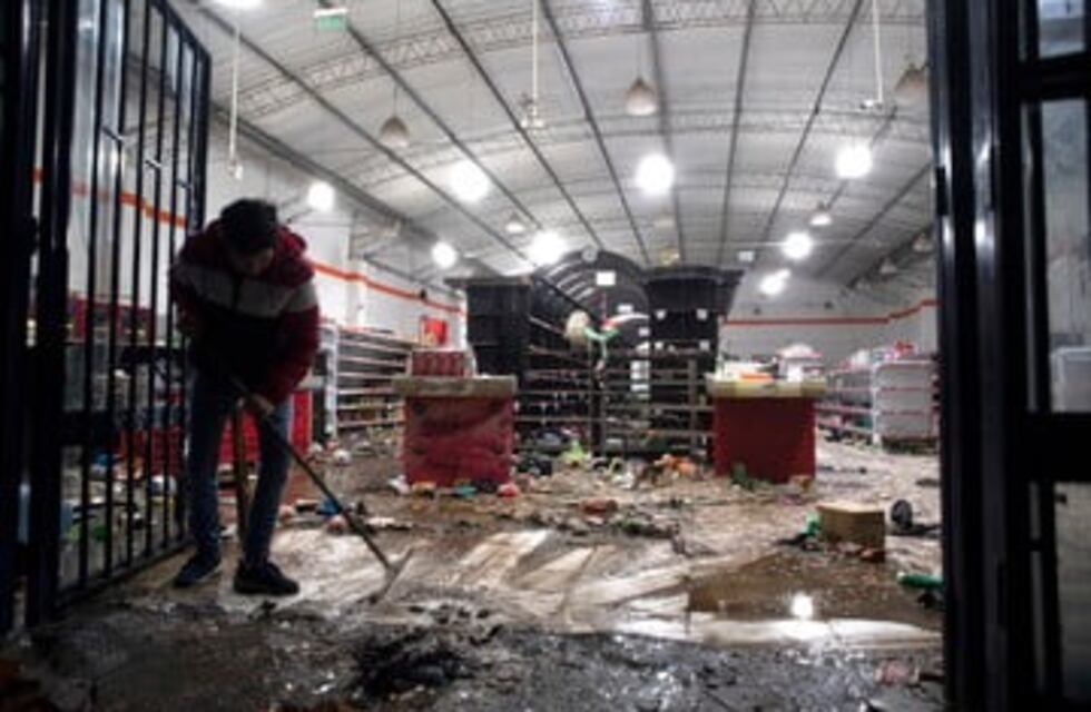 Saqueos en Buenos Aires: hay 56 detenidos y Sergio Berni afirma que fueron organizados de manera coordinada