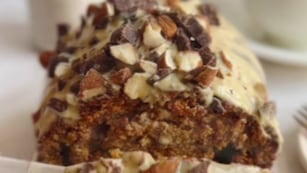 Cómo hacer budín de frutos secos y chocolate: la receta para disfrutar en Navidad 2025