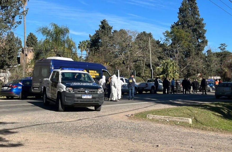 Crimen en Funes: le dispararon 16 veces en la ruta 9 mientras manejaba una 4x4