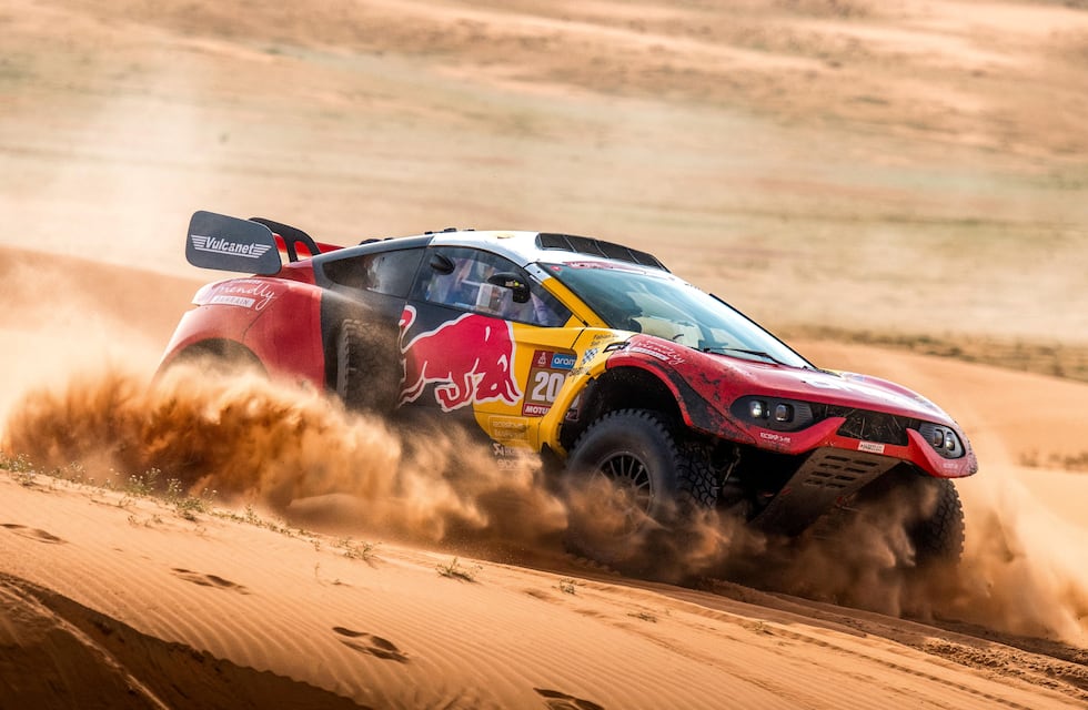 Rally Dakar: Loeb le recortó 7 minutos a Sainz y ya lo tiene a tiro