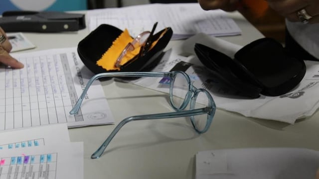 Entregaron anteojos recetados a vecinos de Ushuaia