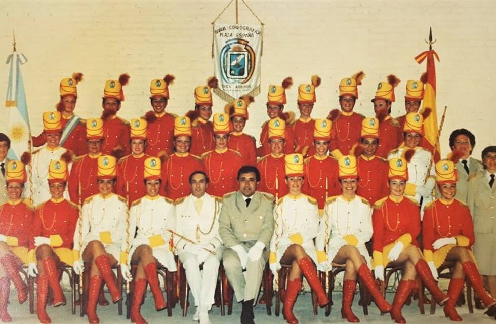 Colorinches Tresarroyenses: La Banda Coreográfica de la Plaza España