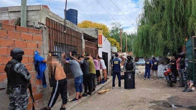 El personal de la AIC hizo 12 allanamientos en la zona de Cerrillos al 3900.