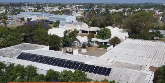 La Escuela Vélez Sársfield de Arroyito es la primera en el Departamento San Justo en generar su energía eléctrica