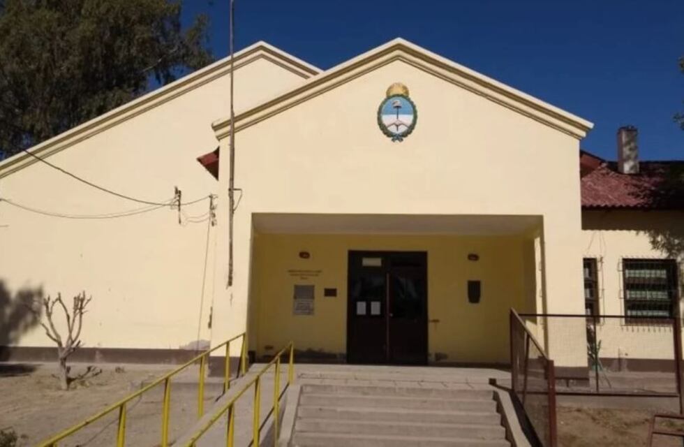 Elecciones 2021: fue a votar borracho, no lo dejaron y le pegó a un policía