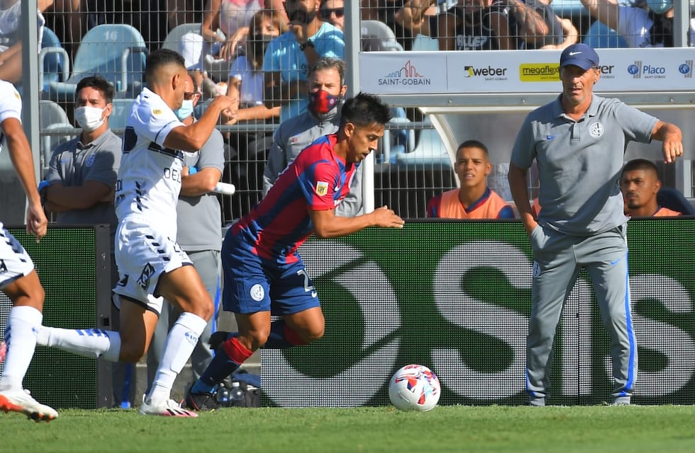 San Lorenzo, que jugó con 10 por 50 minutos, perdió 1-0 con Gimnasia