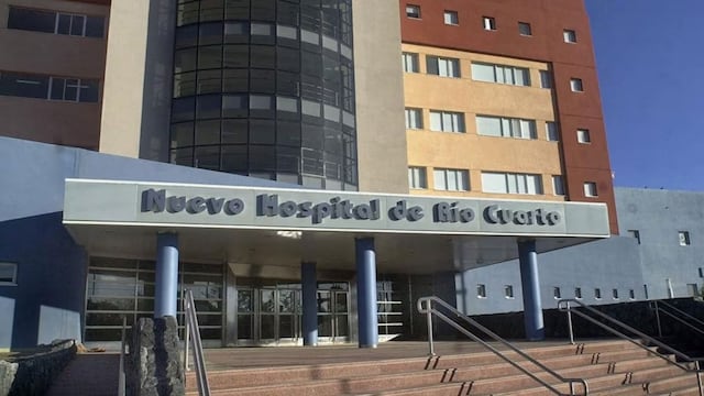 Un mecánico fue aplastado por un auto en su taller y murió. (Gentileza)