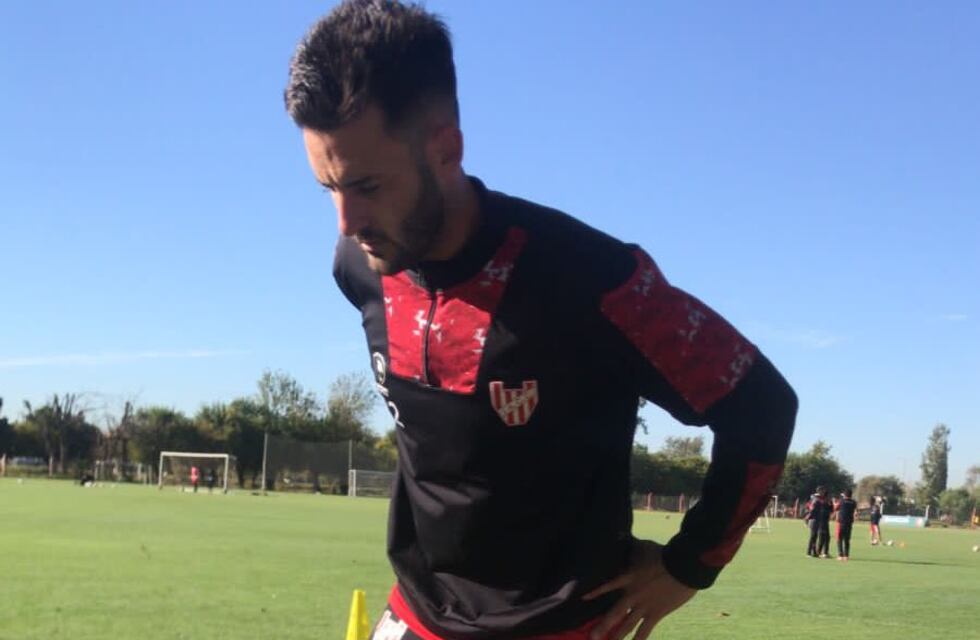 Joaquín Molina, de errar un gol imposible a quedar afuera de la delegación de Instituto