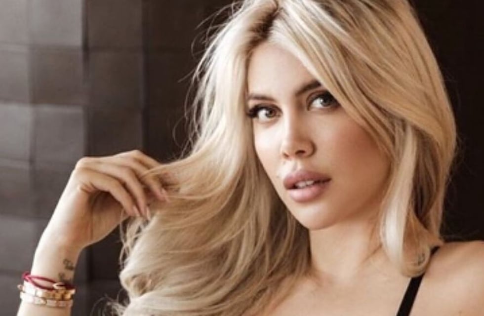 Un corazón a puro fuego: el outfit provocativo de Wanda Nara antes de dejarle un mensaje a Maxi López