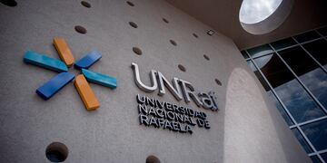Frente del campus de la Universidad Nacional de Rafaela (UNRaf)