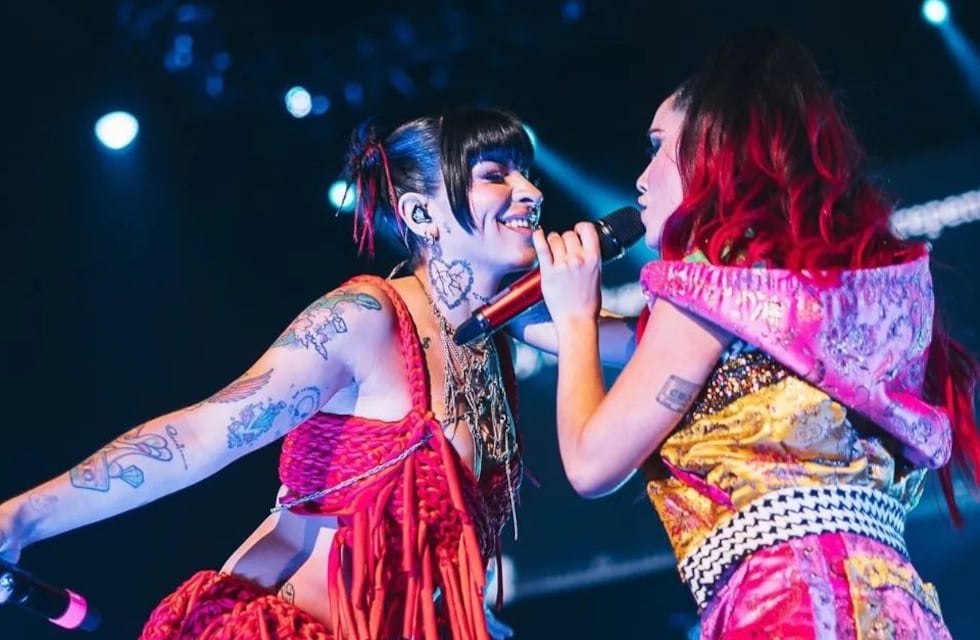El “chape” de Lali Espósito y Cazzu en pleno show y la presencia de Wos entre el público