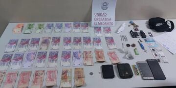 Los sujetos tenían en su poder drogas y dinero en efectivo