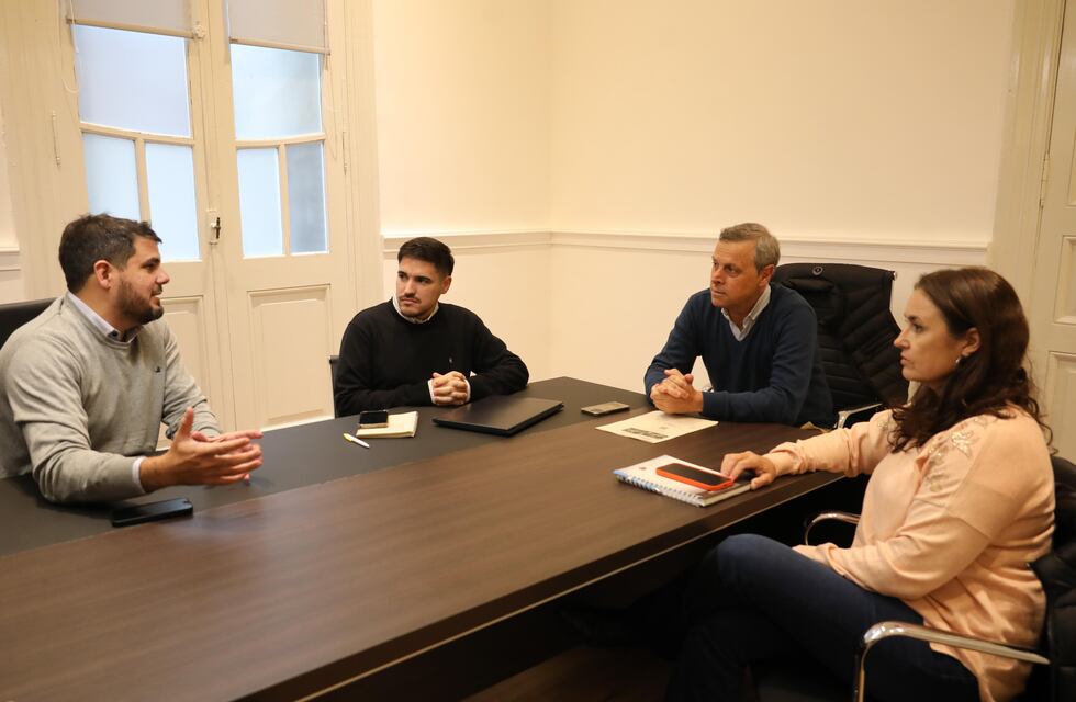 El Gobierno municipal acompaña a los emprendedores locales en su vinculación con las empresas
