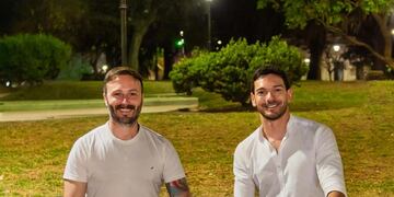 Emanuel Gainza, candidato a intendente de Paraná y Francisco AScué que va por la ciudad de Concordia.