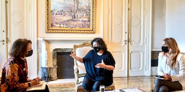 La encargada de negocios de la embajada de Estados Unidos en la Argentina, MaryKay Carlson, se reunió con la ministra de Salud, Carla Vizzotti, y la asesora presidencial, Cecilia Nicolini, en Casa de Gobierno.