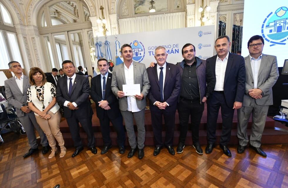 Jaldo entregó equipamiento de última tecnología para Hospitales y CAPS