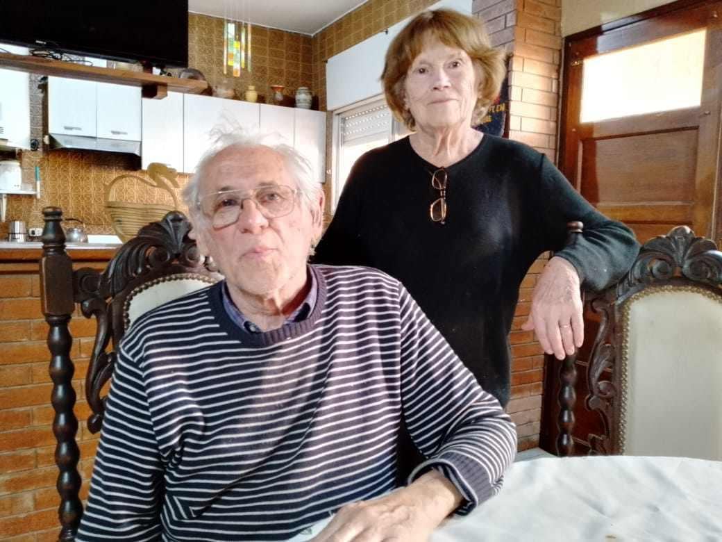 Hugo Pugliese y su esposa, creadores de la "gallinita".