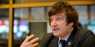 Javier Milei, economista y candidato a presidente por La Libertad Avanza, en su visita a La Voz en 2017. (Nicolás Bravo / La Voz)