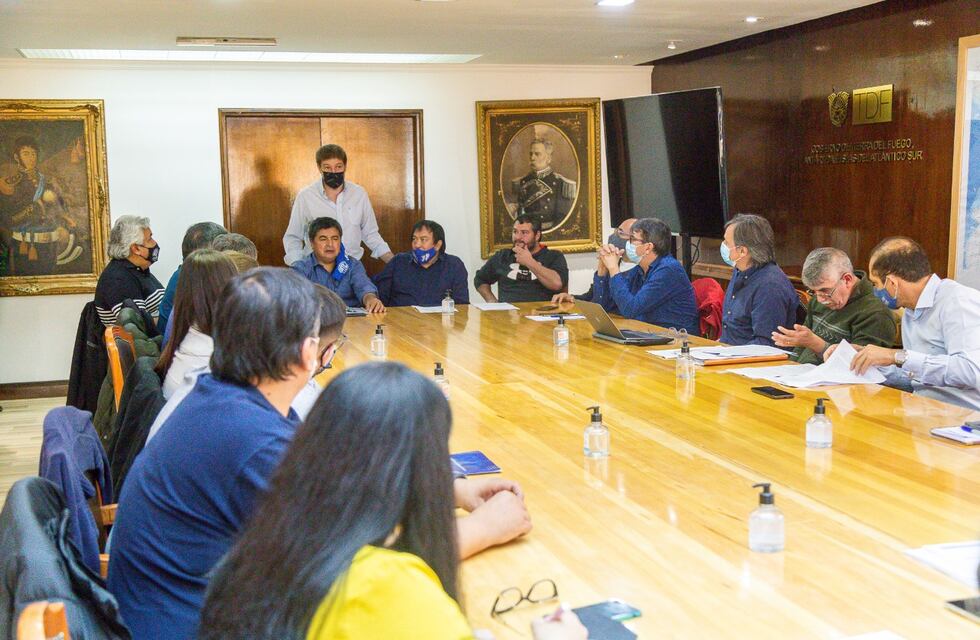 Gustavo Melella se reunió con representantes gremiales