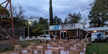 Incautan en Puerto Libertad una millonaria carga de cigarrillos de contrabando.