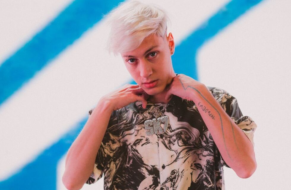 Seven Kayne lanzó Buscando La Luz, un EP que mezcla sonidos pop, rock y punk