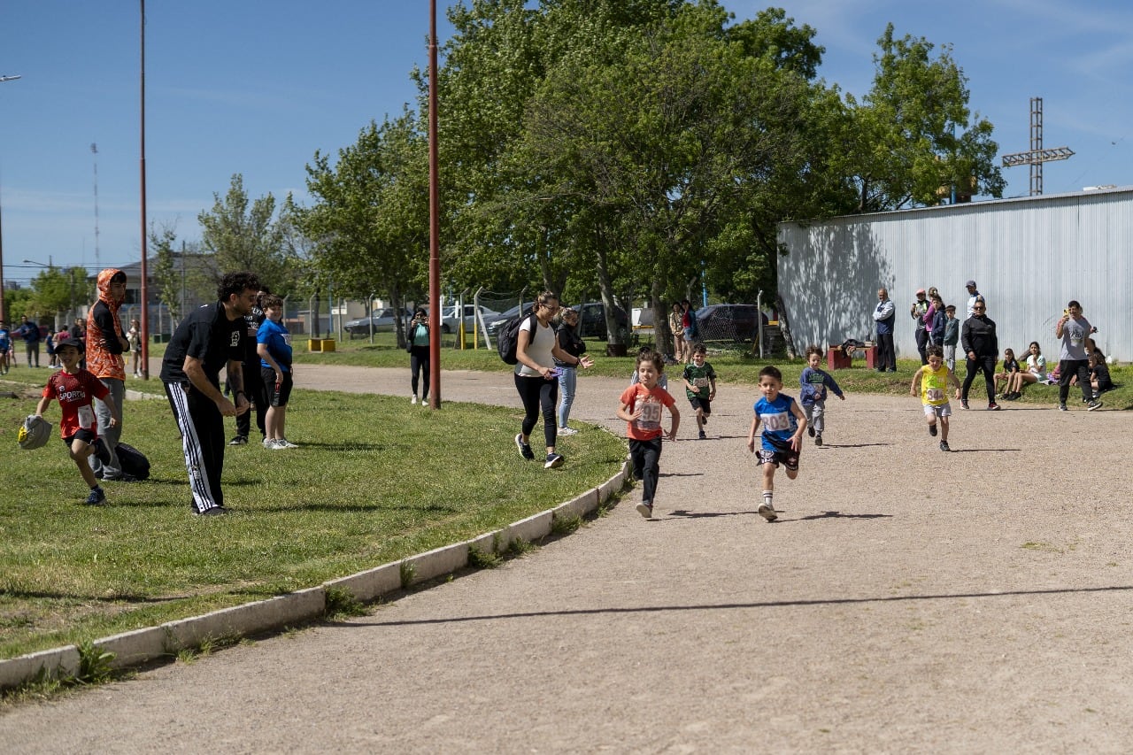 Festival de Atletismo Infantil en el Polideportivo Municipal
