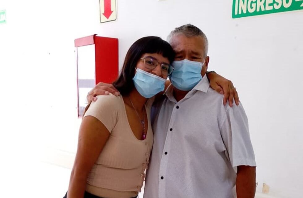 El milagro del amor: tras 11 años de diálisis, su hija le donó un riñón