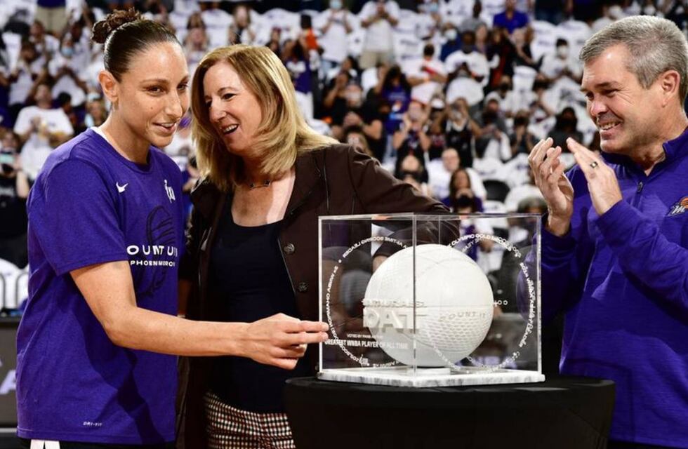Diana Taurasi, la basquetbolista de raíces rosarinas, fue elegida la mejor de la historia de la WNBA