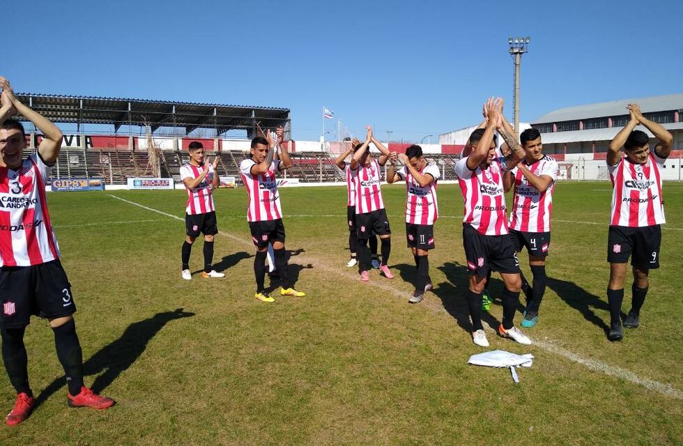 Quilmes y el “9”, siguen ganando y lideran la Liga sin perder puntos