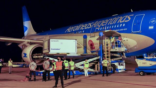 Llegó el vuelo de China con vacunas Sinopharm