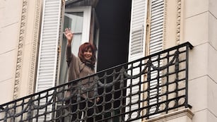 Cristina Kirchner, este lunes desde su casa en Constitución