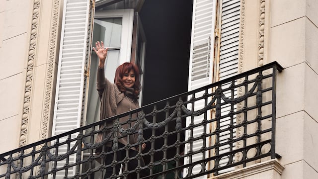 Cristina Kirchner, este lunes desde su casa en Constitución