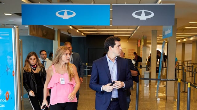 Florencia Carignano (i), directora nacional de Migraciones. (Prensa Ministerio del Interior)