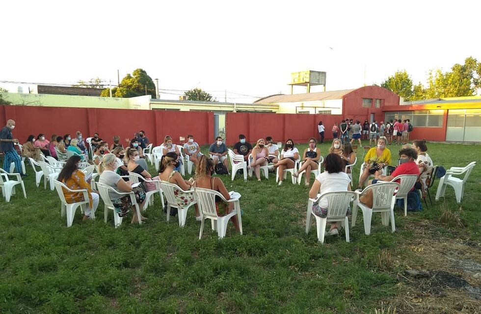 Sputnik V: se realizó un simulacro de vacunación en la Escuela 14