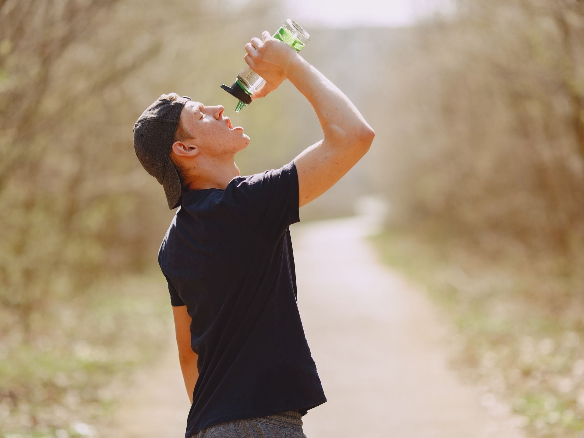Ni un litro ni 8 vasos: cuánta agua debo tomar al día para que sea saludable