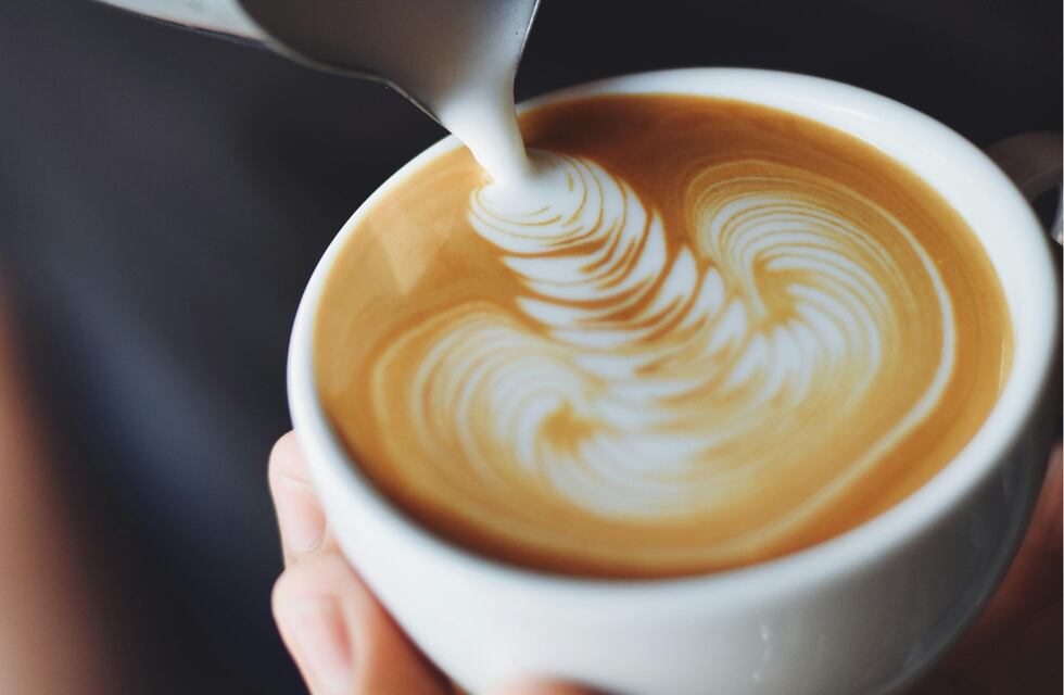 Fue a la cafetería más pequeña del mundo, que está en Córdoba y su reacción por el precio es furor