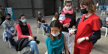 Continúa la vacunación contra Covid 19,  combinada.