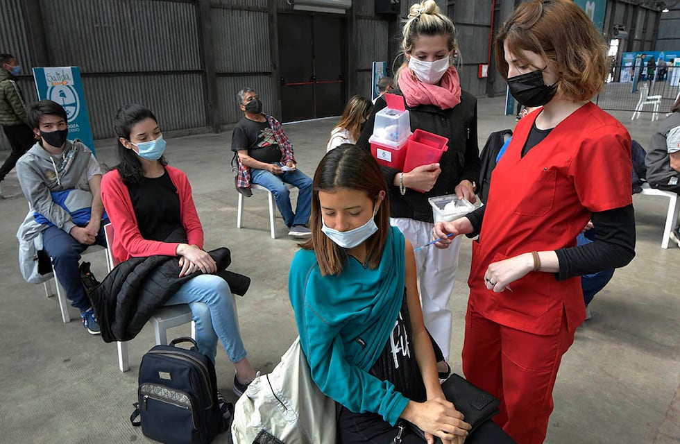Vacunación Covid-19 Mendoza: más de 3 mil personas accedieron a una tercera dosis