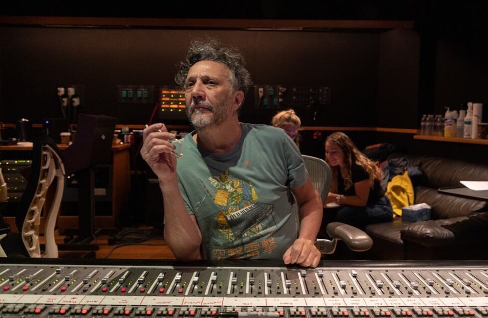 Fito Páez e incendios frente a Rosario: “¿Nadie puede dar respuesta sobre esto?”