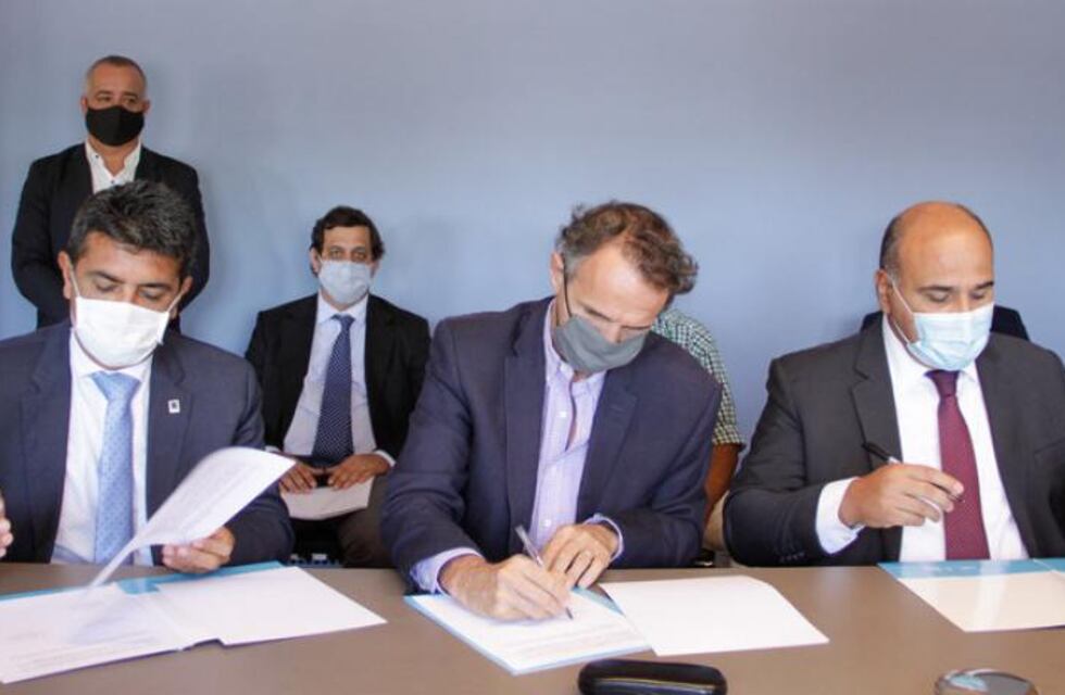 Manzur y Katopodis proyectan construir una ruta alternativa a los Valles Calchaquíes