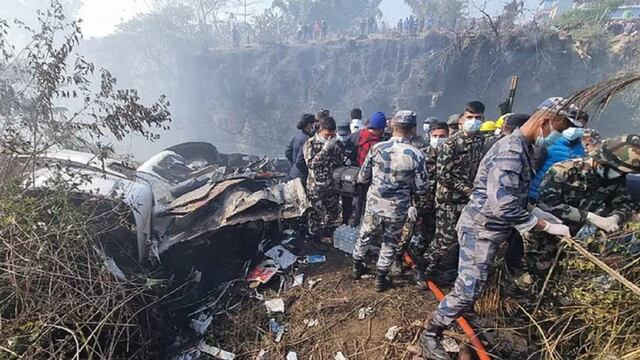 Un avión se estrelló en Nepal: más de 60 muertos (EFE)