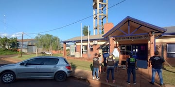 Oberá: policías salvaron la vida de un bebé de un año que llegó sin respirar a la comisaría.