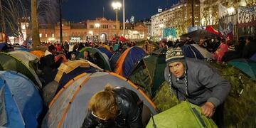 El acampe piquetero en Plaza de Mayo. Foto: Martín Bonetto
