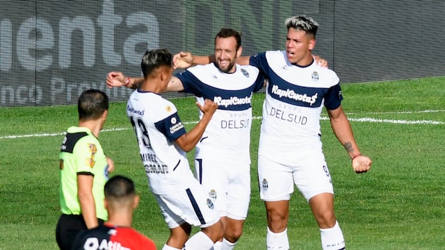 Gimnasia derrotó a Colón 2 a 0