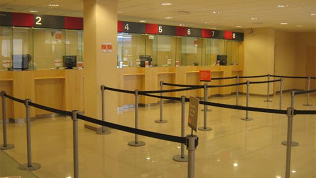 Los bancos vuelven a atender de 10 a 15 horas.
