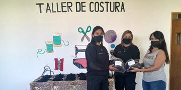 Internas de la cárcel de Azul confeccionan tapabocas